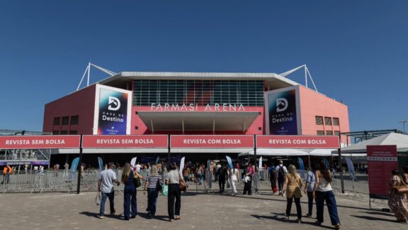 Farmasi Arena